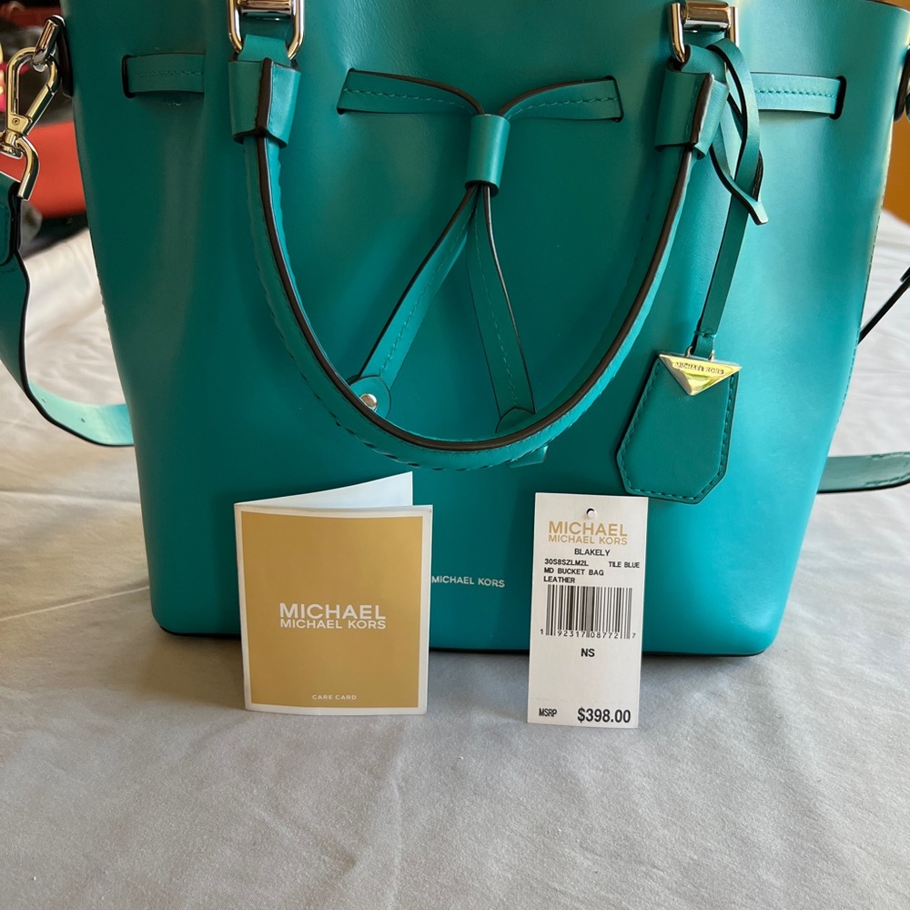 Michael Kors - Picture 2 of 8